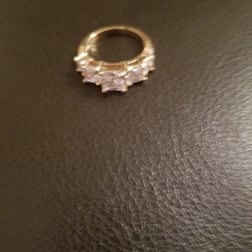 Ring - Picture 3 of 4